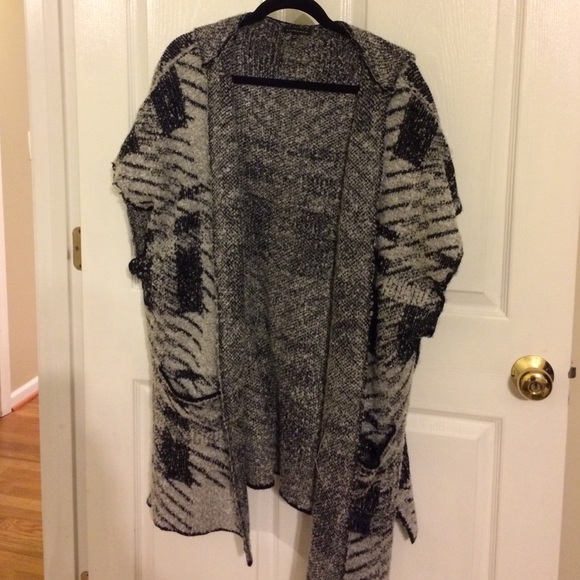 Cute Staccato Sweater - Picture 1 of 4